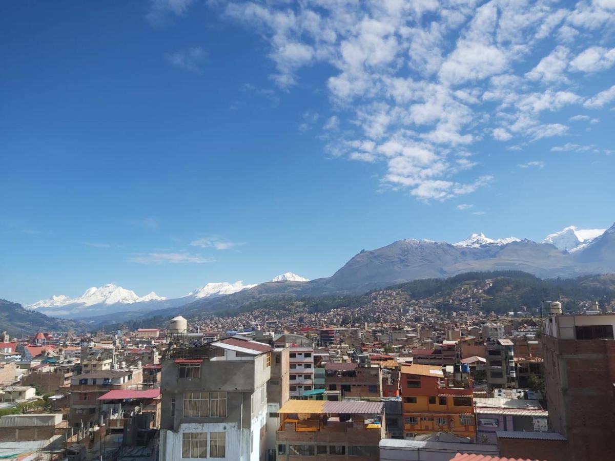 Lhotse Hostel B&B 와라스 외부 사진