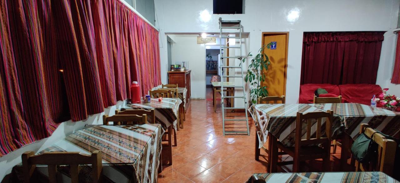 Lhotse Hostel B&B 와라스 외부 사진