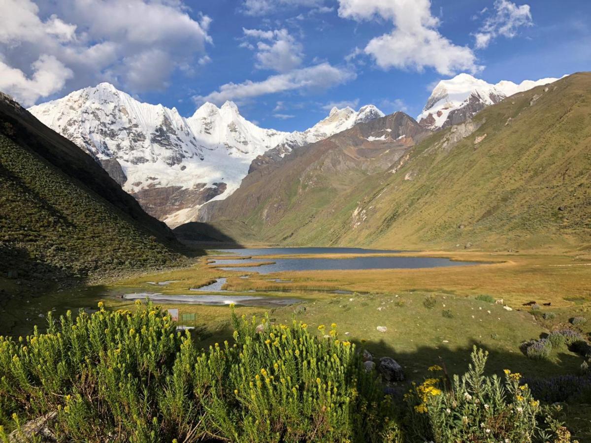Lhotse Hostel B&B 와라스 외부 사진