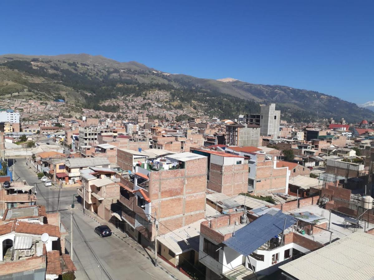 Lhotse Hostel B&B 와라스 외부 사진