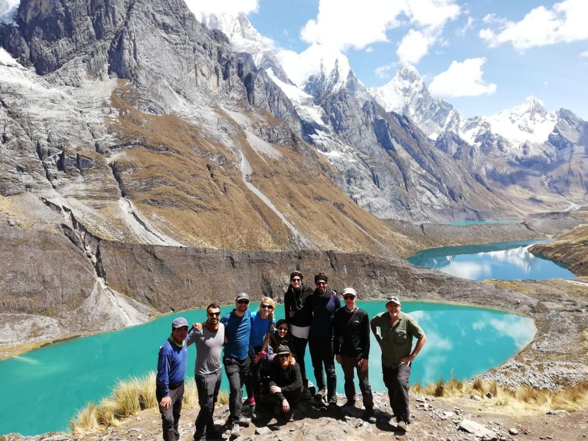 Lhotse Hostel B&B 와라스 외부 사진