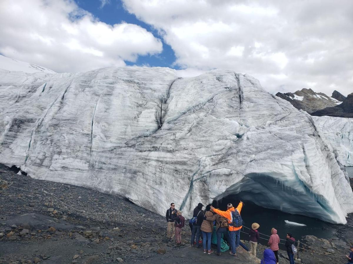 Lhotse Hostel B&B 와라스 외부 사진