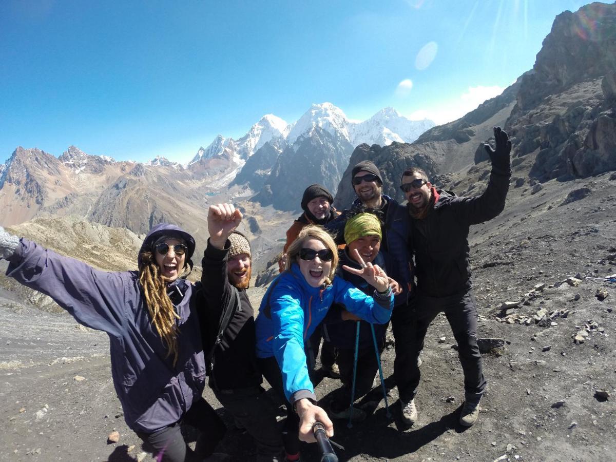 Lhotse Hostel B&B 와라스 외부 사진
